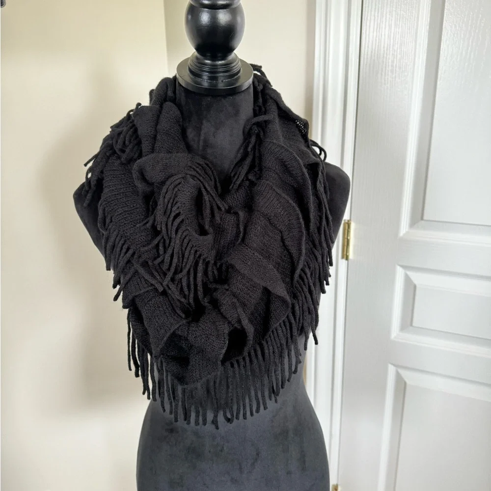 Infinity Scarf - Picture 1 of 3